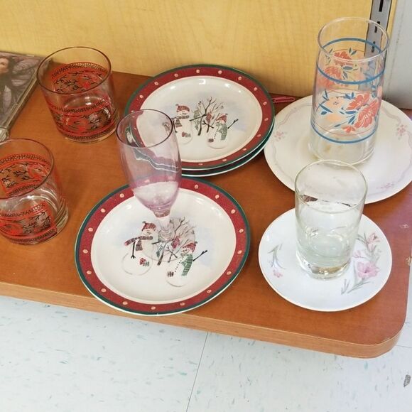 Dish sets - Picture 2 of 8